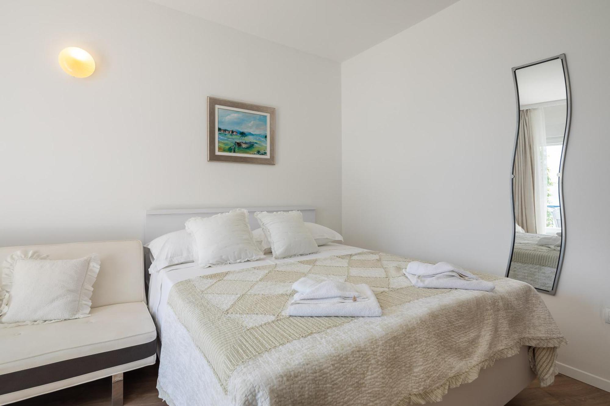 Caleta Seaview Suites II - Pool & Jacuzzi Lokva Rogoznica Dış mekan fotoğraf