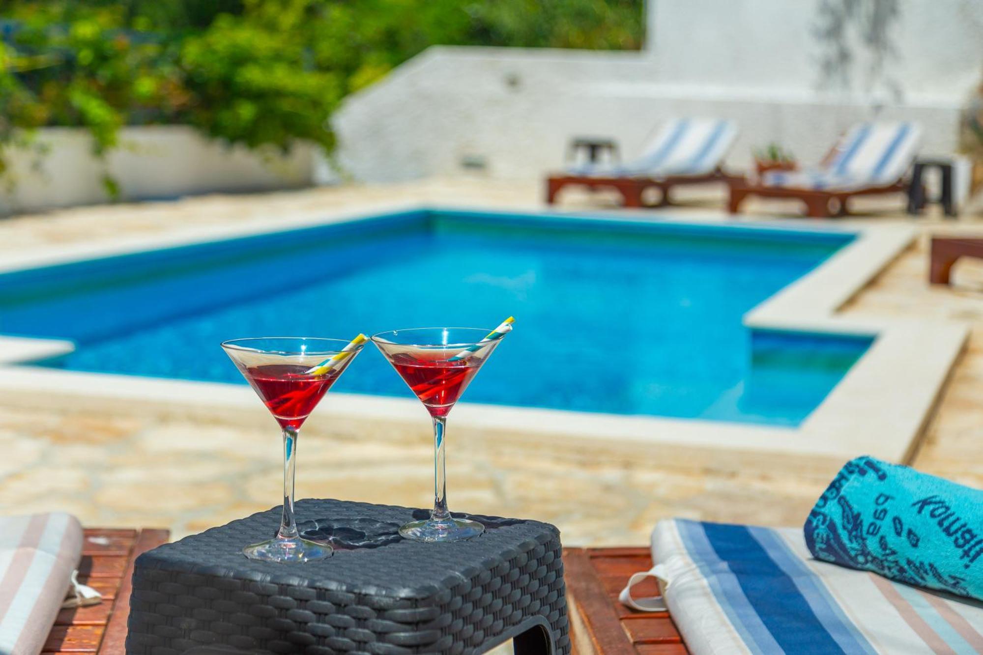 Caleta Seaview Suites II - Pool & Jacuzzi Lokva Rogoznica Dış mekan fotoğraf